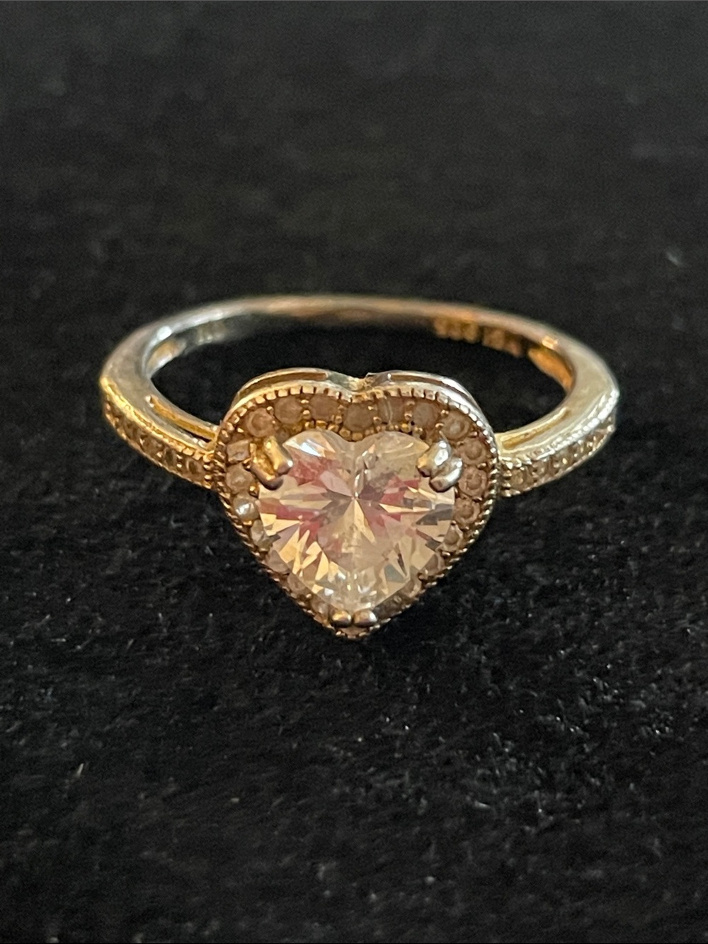 Gorgeous 925 Sterling silver heart ring size 7.